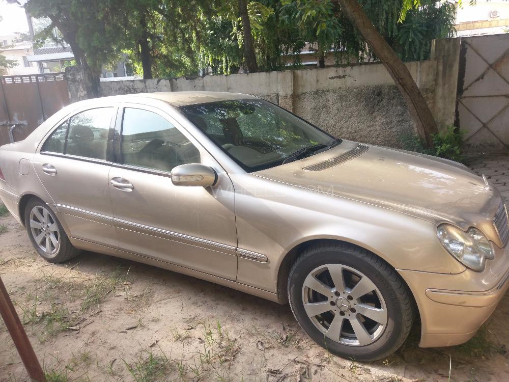 Mercedes Benz C Class 2002 for Sale in Islamabad Image-1