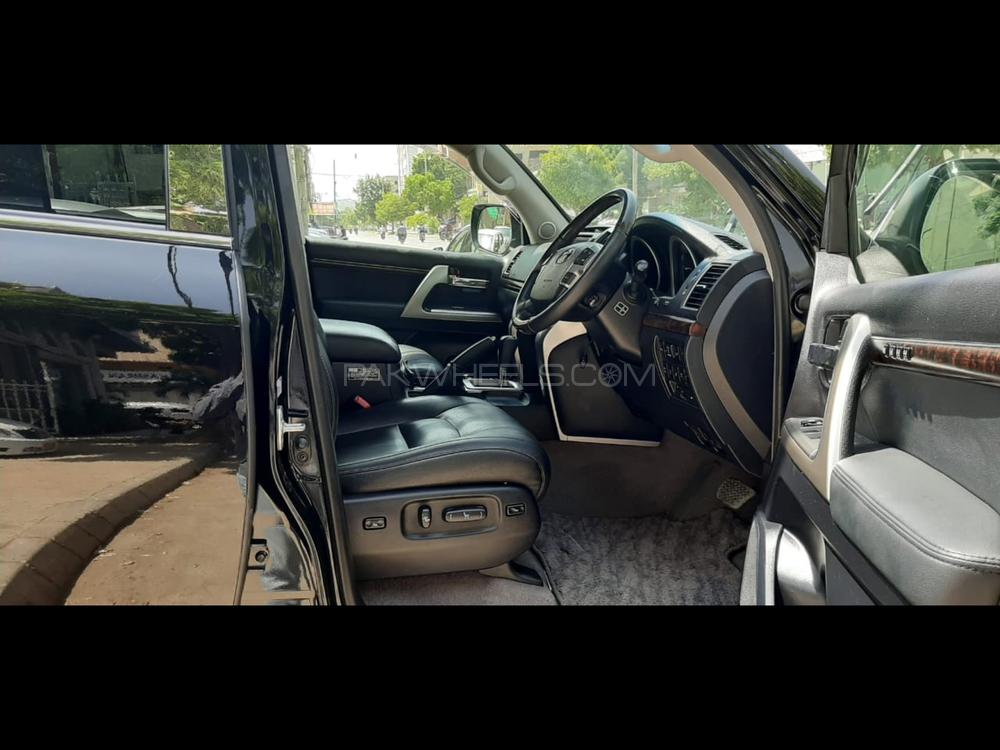 Toyota Land Cruiser 2012 for Sale in Karachi Toyota Land Cruiser 2012 for Sale in Karachi Image-4