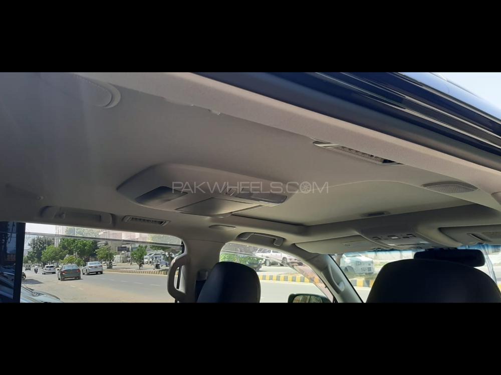 Toyota Land Cruiser 2012 for Sale in Karachi Toyota Land Cruiser 2012 for Sale in Karachi Image-7