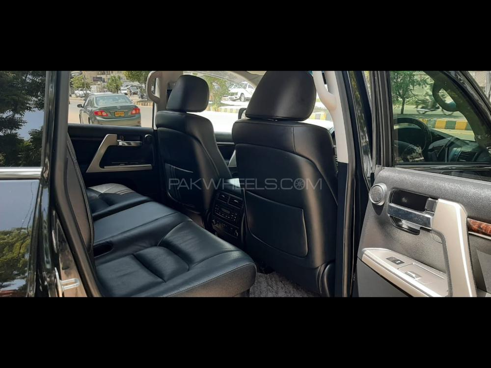 Toyota Land Cruiser 2012 for Sale in Karachi Toyota Land Cruiser 2012 for Sale in Karachi Image-6