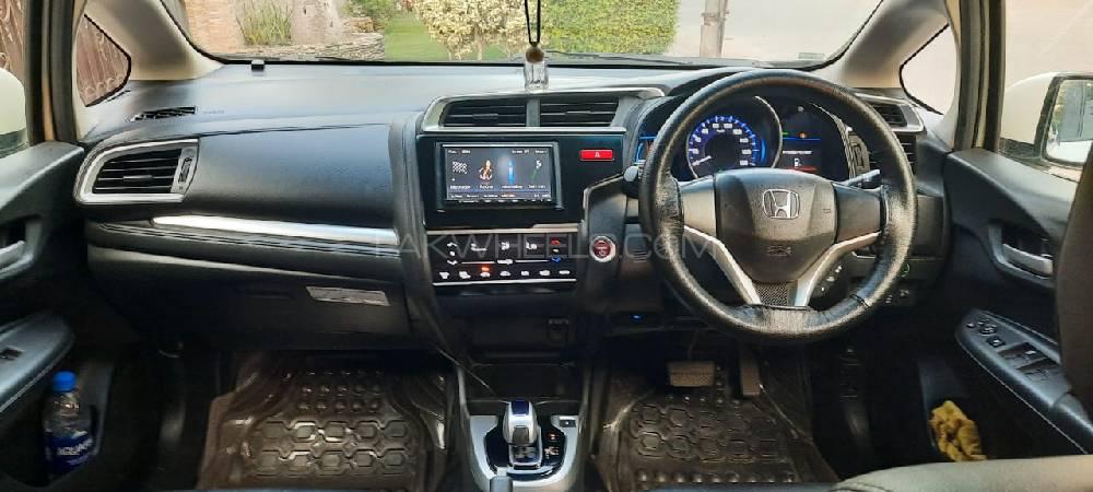 Honda Fit 2015 for Sale in Lahore Honda Fit 2015 for Sale in Lahore Image-6