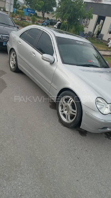Mercedes Benz C Class 2004 for Sale in Islamabad Image-1