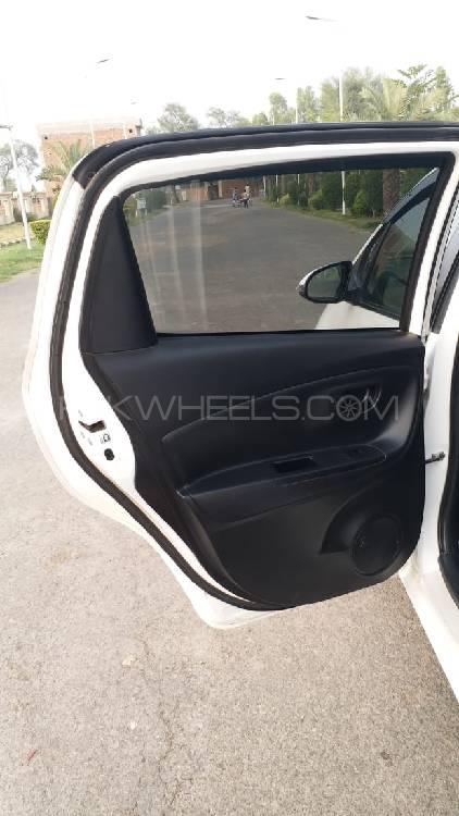Toyota Vitz 2014 for Sale in Lahore Toyota Vitz 2014 for Sale in Lahore Image-10