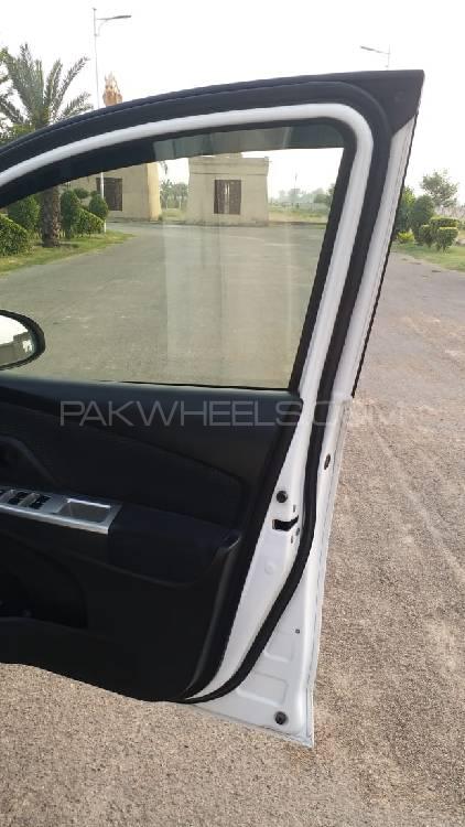 Toyota Vitz 2014 for Sale in Lahore Toyota Vitz 2014 for Sale in Lahore Image-19