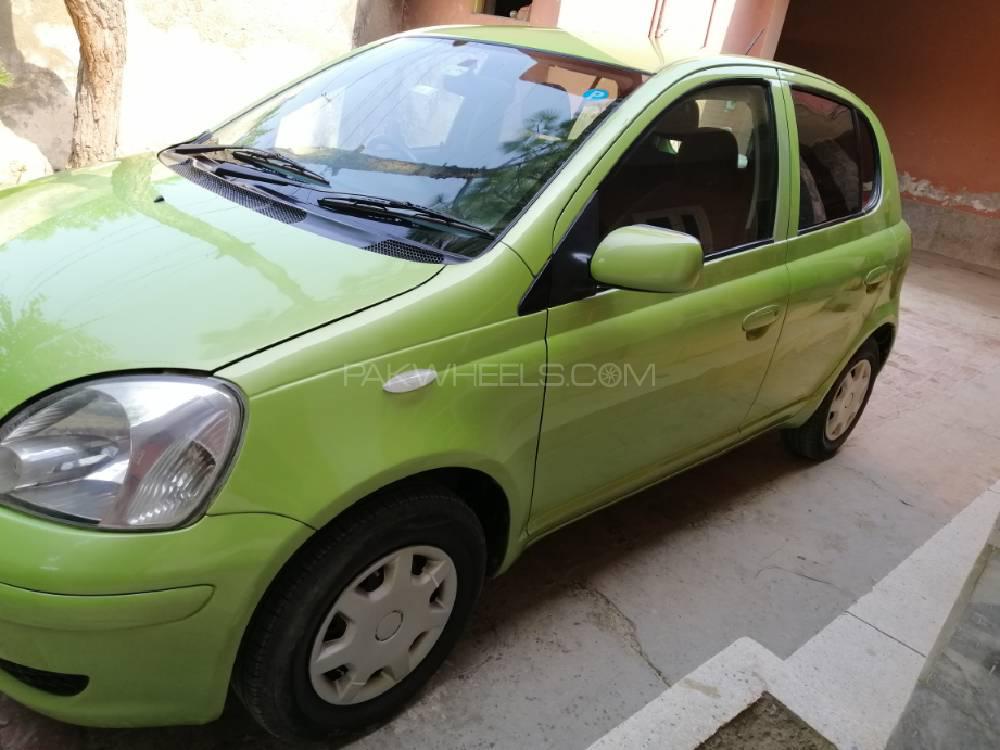 Toyota Vitz 2004 for Sale in Mardan Image-1