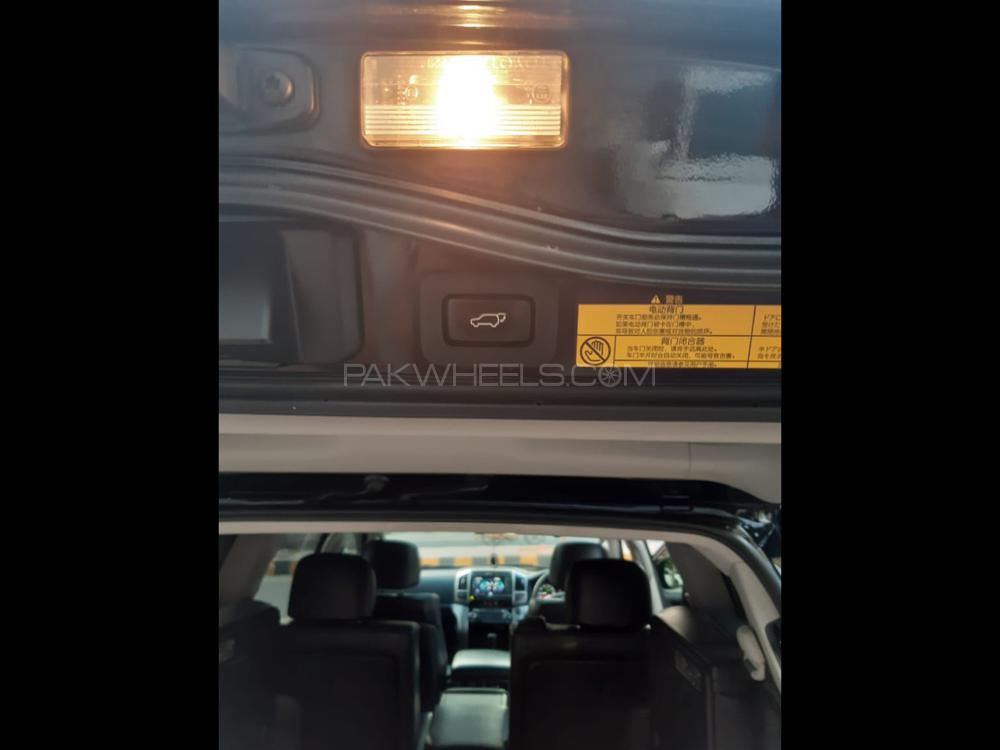Toyota Land Cruiser 2012 for Sale in Karachi Toyota Land Cruiser 2012 for Sale in Karachi Image-9
