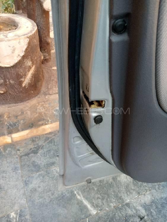 Toyota Platz 2000 for Sale in Multan Toyota Platz 2000 for Sale in Multan Image-2
