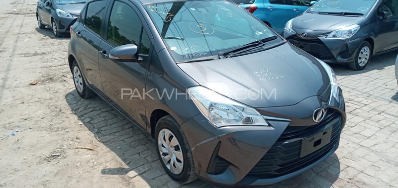 Toyota Vitz 2017 for Sale in Lahore Image-1