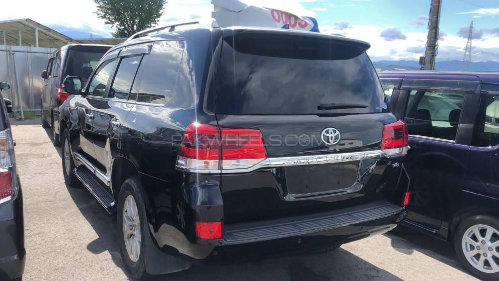 Toyota Land Cruiser 2016 for Sale in Lahore Toyota Land Cruiser 2016 for Sale in Lahore Image-3