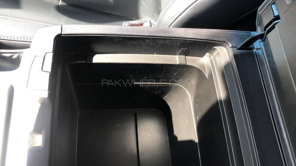 Toyota Land Cruiser 2016 for Sale in Lahore Toyota Land Cruiser 2016 for Sale in Lahore Image-14