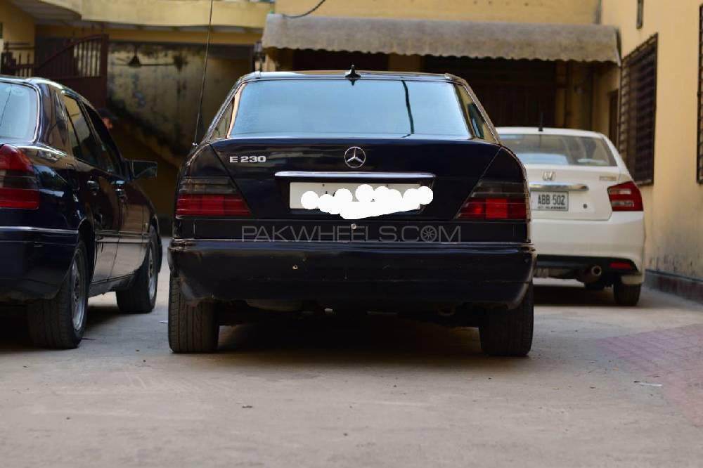 Mercedes Benz E Class 1986 for Sale in Rawalpindi Mercedes Benz E Class 1986 for Sale in Rawalpindi Image-3