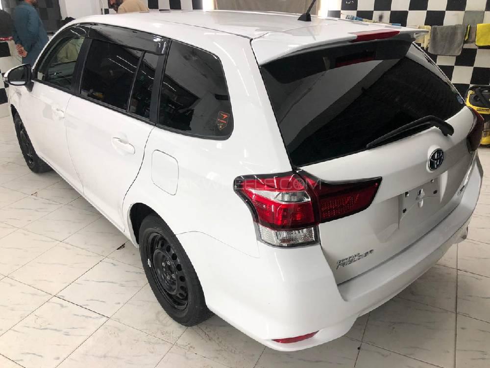 Toyota Corolla Fielder 2017 for Sale in Islamabad Image-1