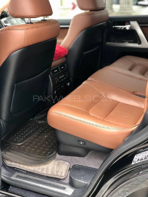 Toyota Land Cruiser 2015 for Sale in Lahore Toyota Land Cruiser 2015 for Sale in Lahore Image-9