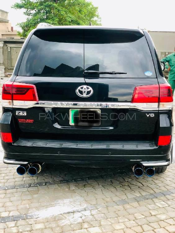 Toyota Land Cruiser 2015 for Sale in Lahore Toyota Land Cruiser 2015 for Sale in Lahore Image-4