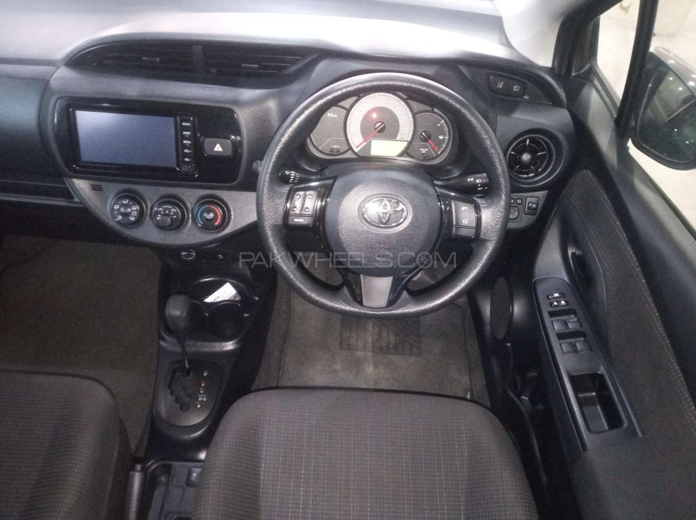 Toyota Vitz 2017 for Sale in Gujranwala Toyota Vitz 2017 for Sale in Gujranwala Image-7
