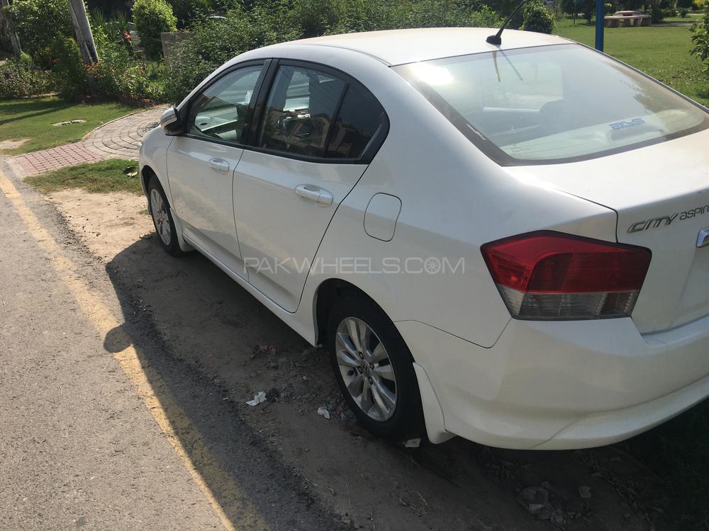 Honda City 2013 for Sale in Lahore Honda City 2013 for Sale in Lahore Image-5