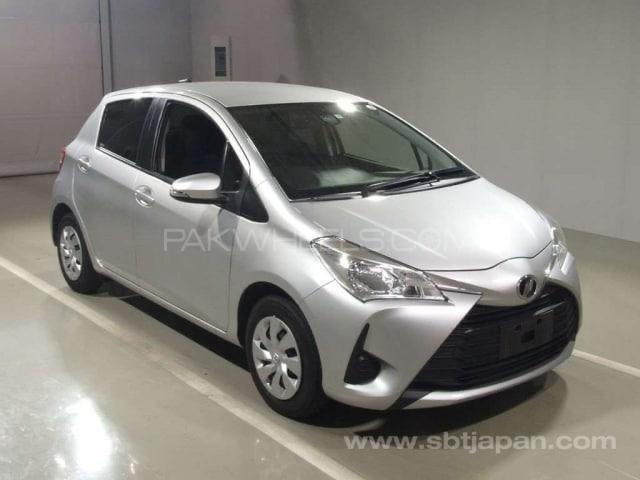 Toyota Vitz 2017 for Sale in Sialkot Toyota Vitz 2017 for Sale in Sialkot Image-2