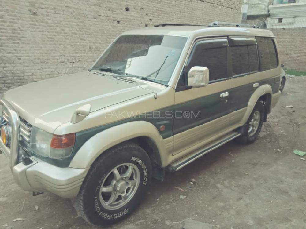 Mitsubishi Pajero 1992 for Sale in Peshawar Image-1