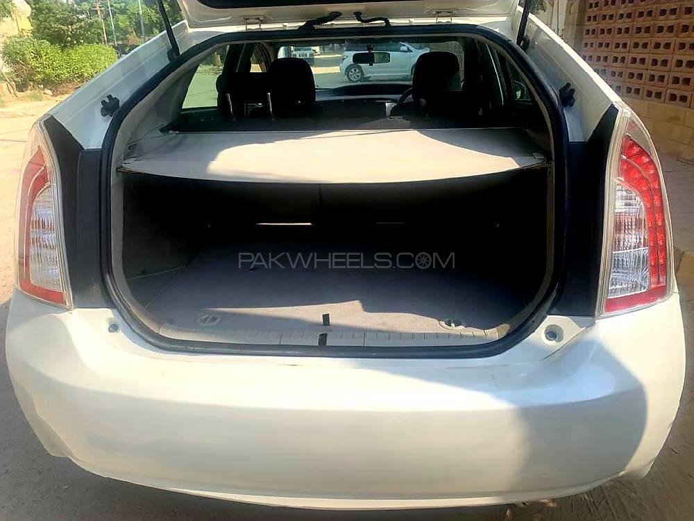 ٹویوٹا پریوس 2014 for Sale in کراچی ٹویوٹا پریوس 2014 for Sale in کراچی Image-6