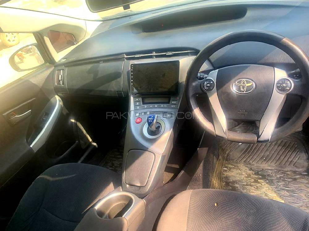 ٹویوٹا پریوس 2014 for Sale in کراچی ٹویوٹا پریوس 2014 for Sale in کراچی Image-8