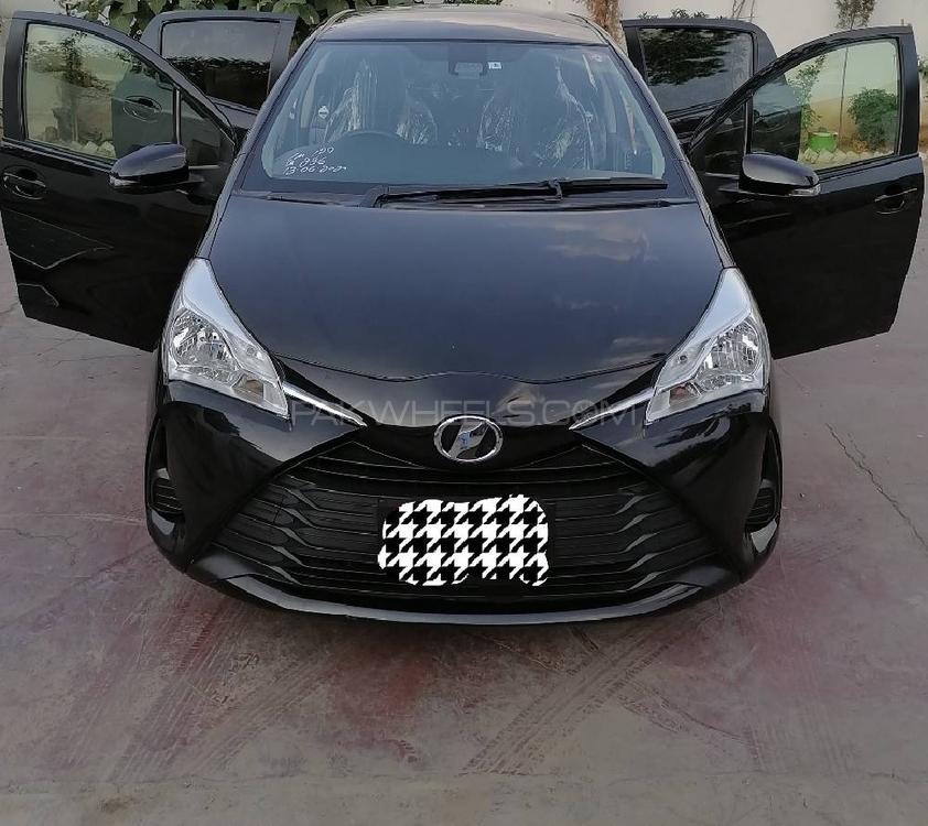 Toyota Vitz 2017 for Sale in Peshawar Image-1