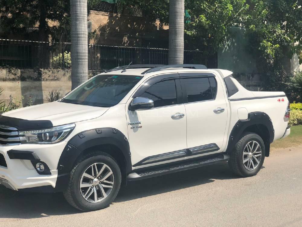 Toyota Hilux 2018 for Sale in Lahore Toyota Hilux 2018 for Sale in Lahore Image-12