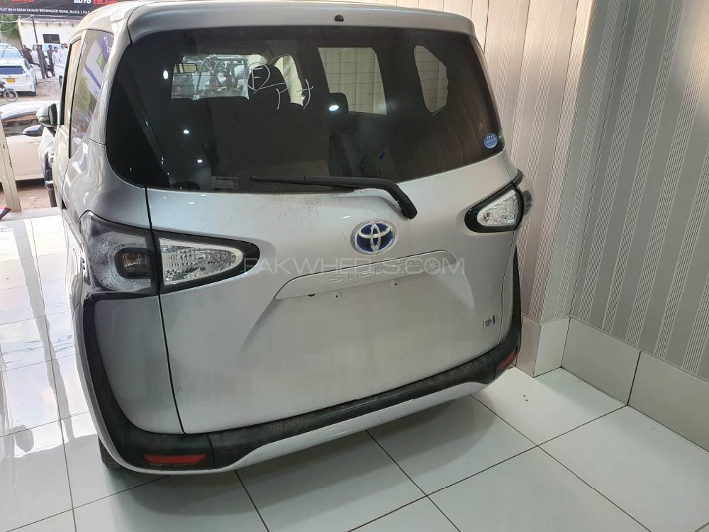 Toyota Sienta 2015 for Sale in Multan Image-1