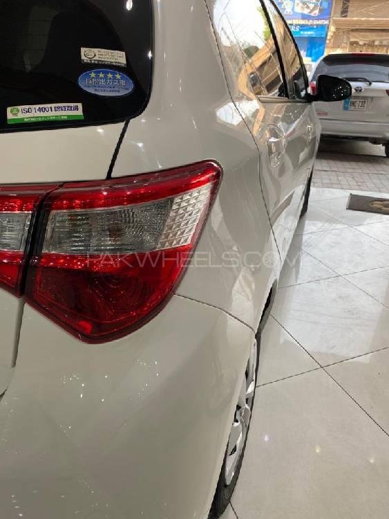 Toyota Vitz 2017 for Sale in Peshawar Toyota Vitz 2017 for Sale in Peshawar Image-5