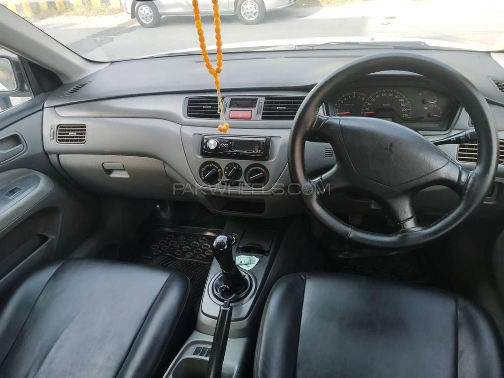 Mitsubishi Lancer 2005 for Sale in Lahore Mitsubishi Lancer 2005 for Sale in Lahore Image-8