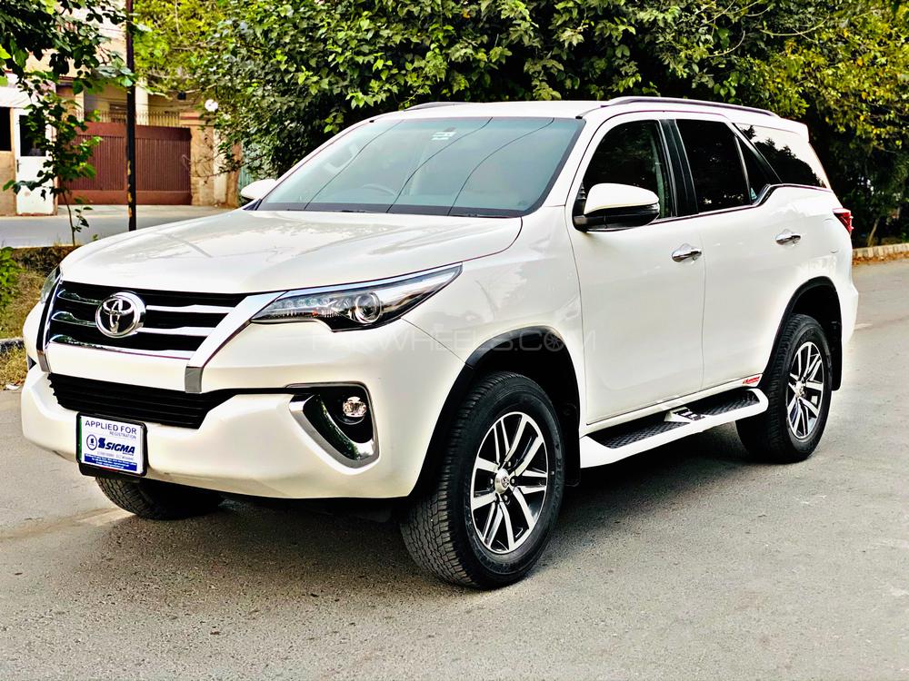 Toyota Fortuner 2018 for Sale in Lahore Image-1