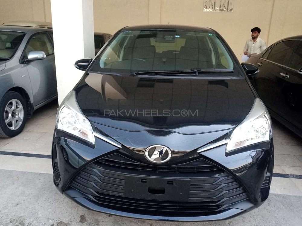 Toyota Vitz 2017 for Sale in Multan Image-1