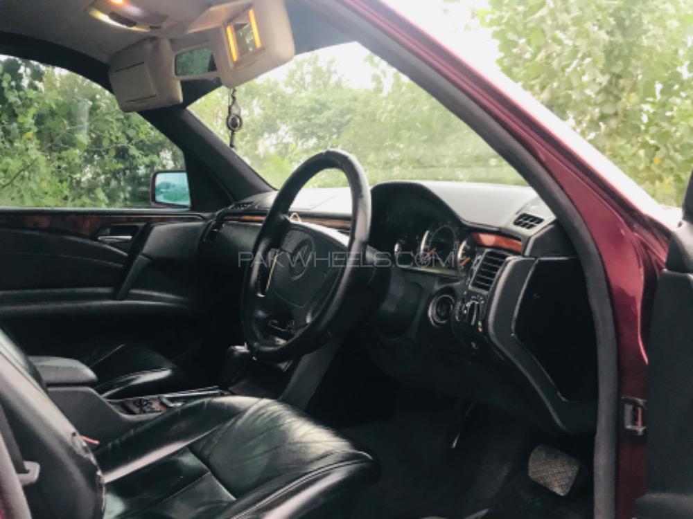 Mercedes Benz E Class 1998 for Sale in Peshawar Mercedes Benz E Class 1998 for Sale in Peshawar Image-8