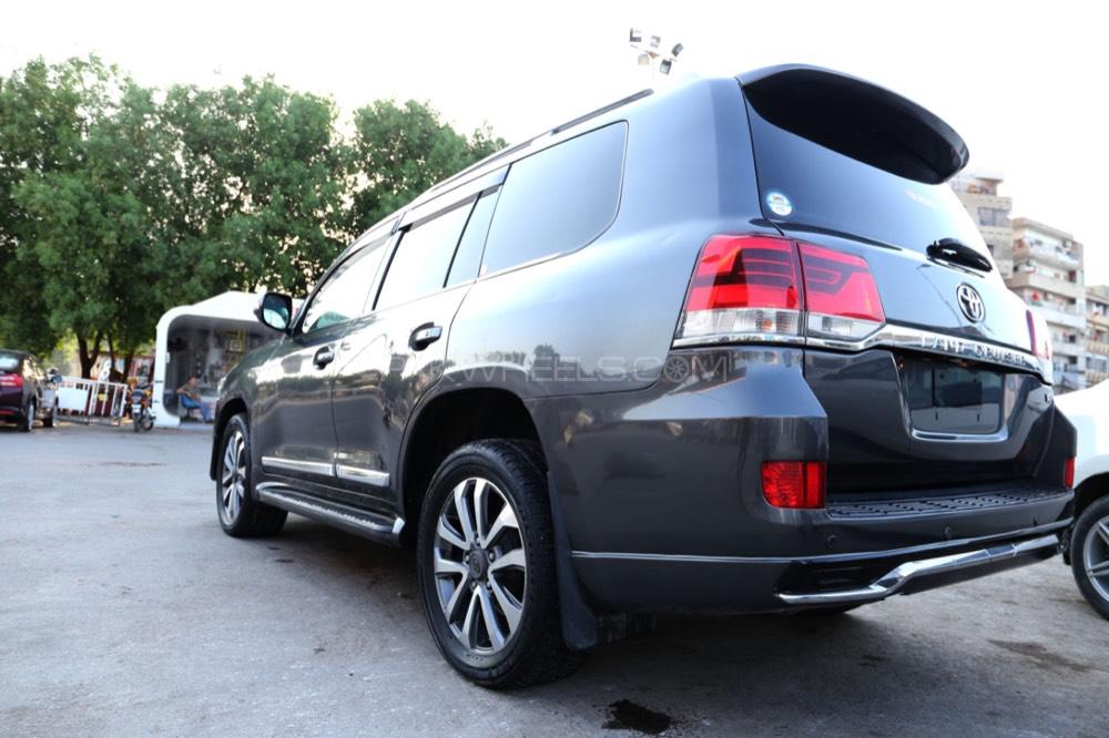 Toyota Land Cruiser 2010 for Sale in Karachi Toyota Land Cruiser 2010 for Sale in Karachi Image-16