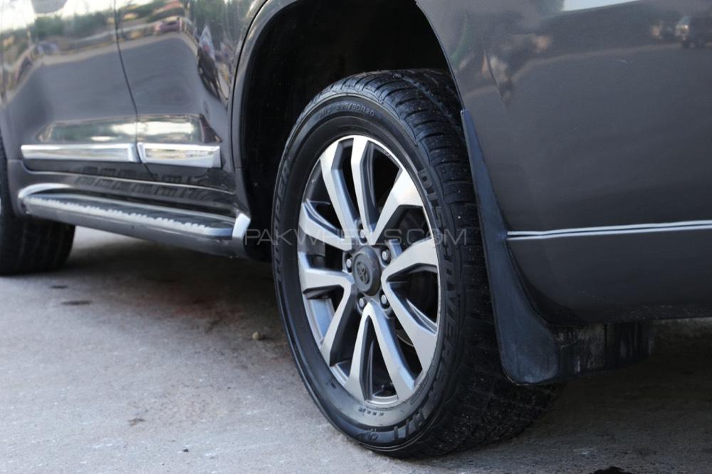 Toyota Land Cruiser 2010 for Sale in Karachi Toyota Land Cruiser 2010 for Sale in Karachi Image-18