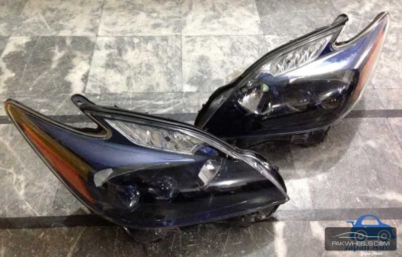 toyota prius front lights  Image-1