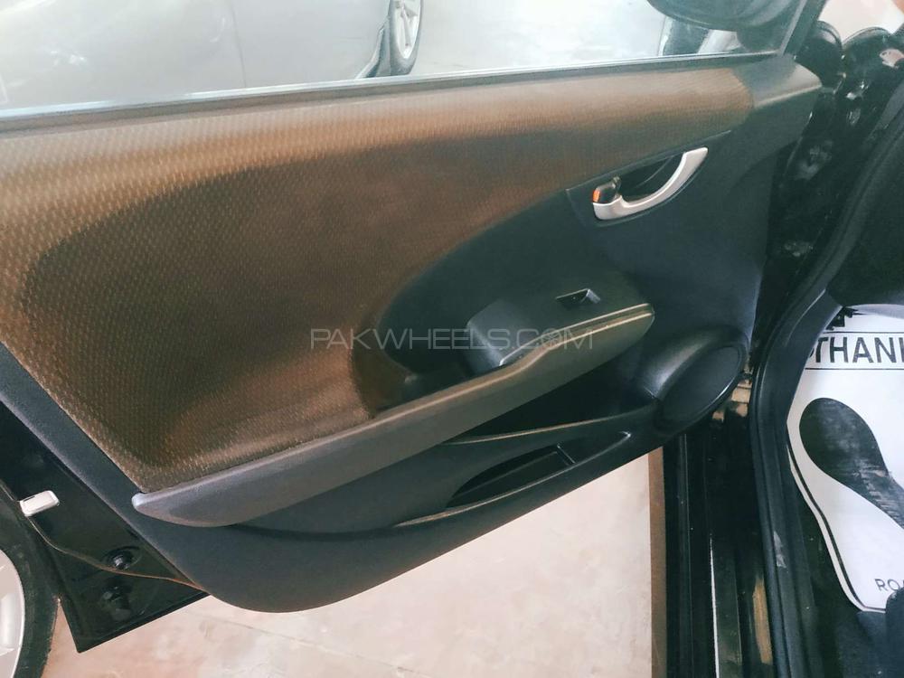 Honda Fit 2013 for Sale in Rawalpindi Honda Fit 2013 for Sale in Rawalpindi Image-8