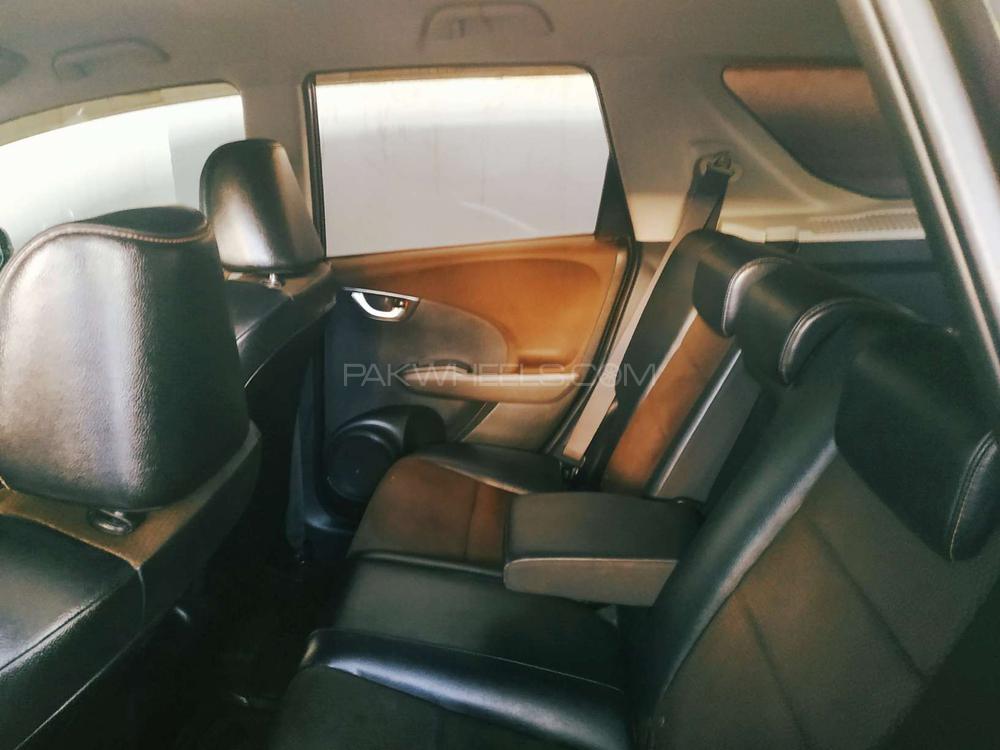 Honda Fit 2013 for Sale in Rawalpindi Honda Fit 2013 for Sale in Rawalpindi Image-11