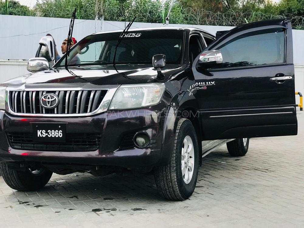 Toyota Hilux 2012 for Sale in Peshawar Toyota Hilux 2012 for Sale in Peshawar Image-4