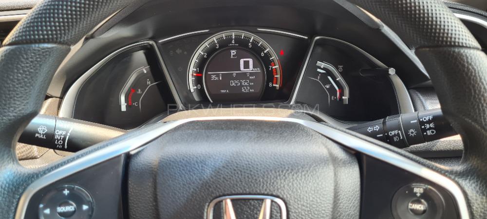 Honda Civic 2018 for Sale in Sialkot Honda Civic 2018 for Sale in Sialkot Image-11