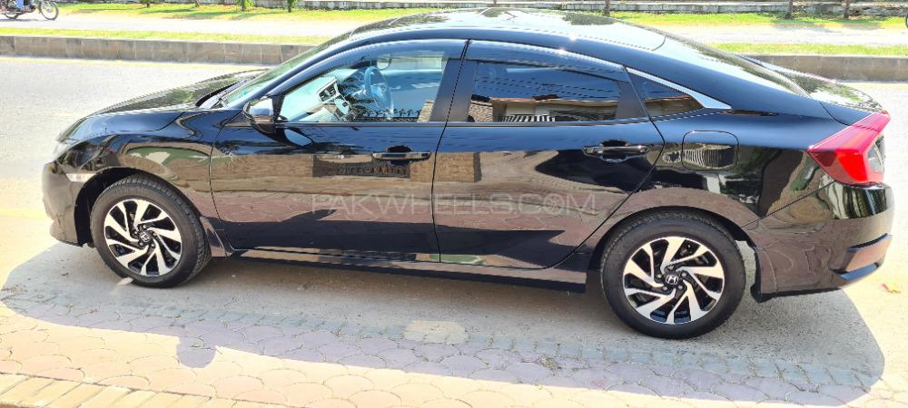 Honda Civic 2018 for Sale in Sialkot Honda Civic 2018 for Sale in Sialkot Image-10