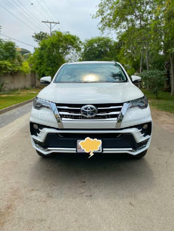 Toyota Fortuner 2017 for Sale in Lahore Image-1