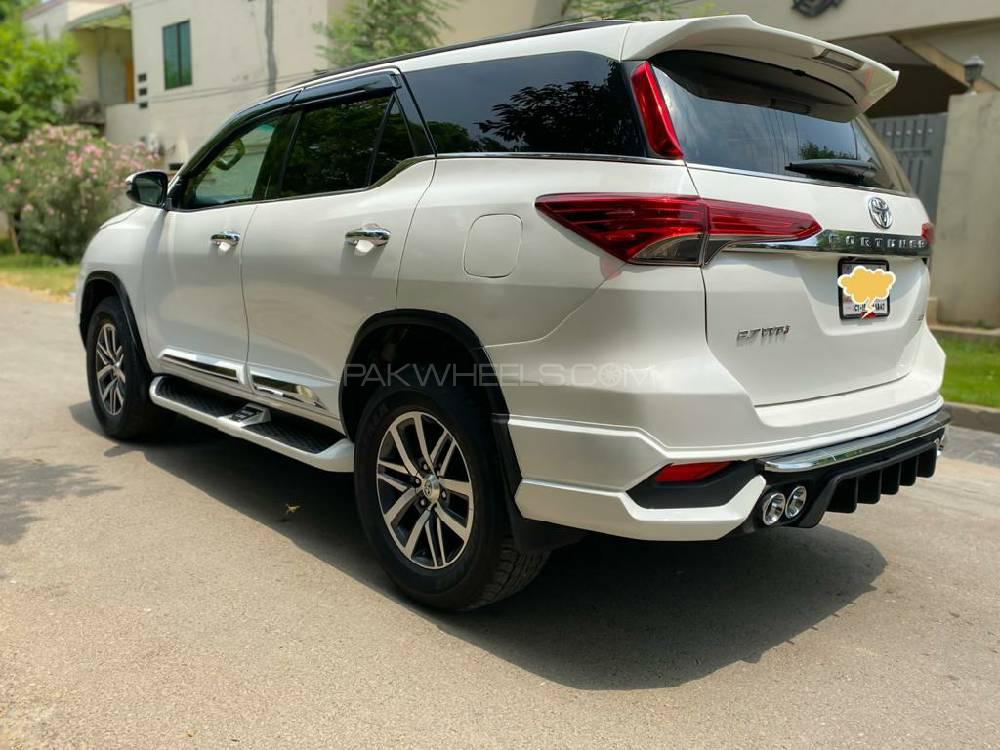 Toyota Fortuner 2017 for Sale in Lahore Toyota Fortuner 2017 for Sale in Lahore Image-10