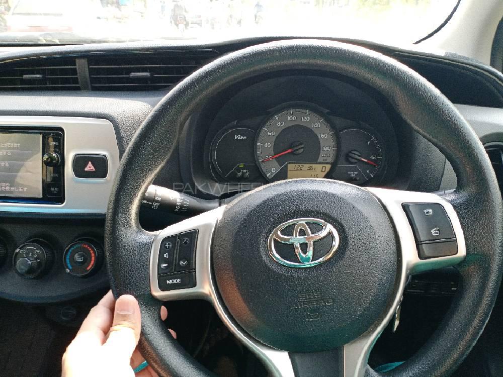Toyota Vitz 2015 for Sale in Bahawalpur Toyota Vitz 2015 for Sale in Bahawalpur Image-3