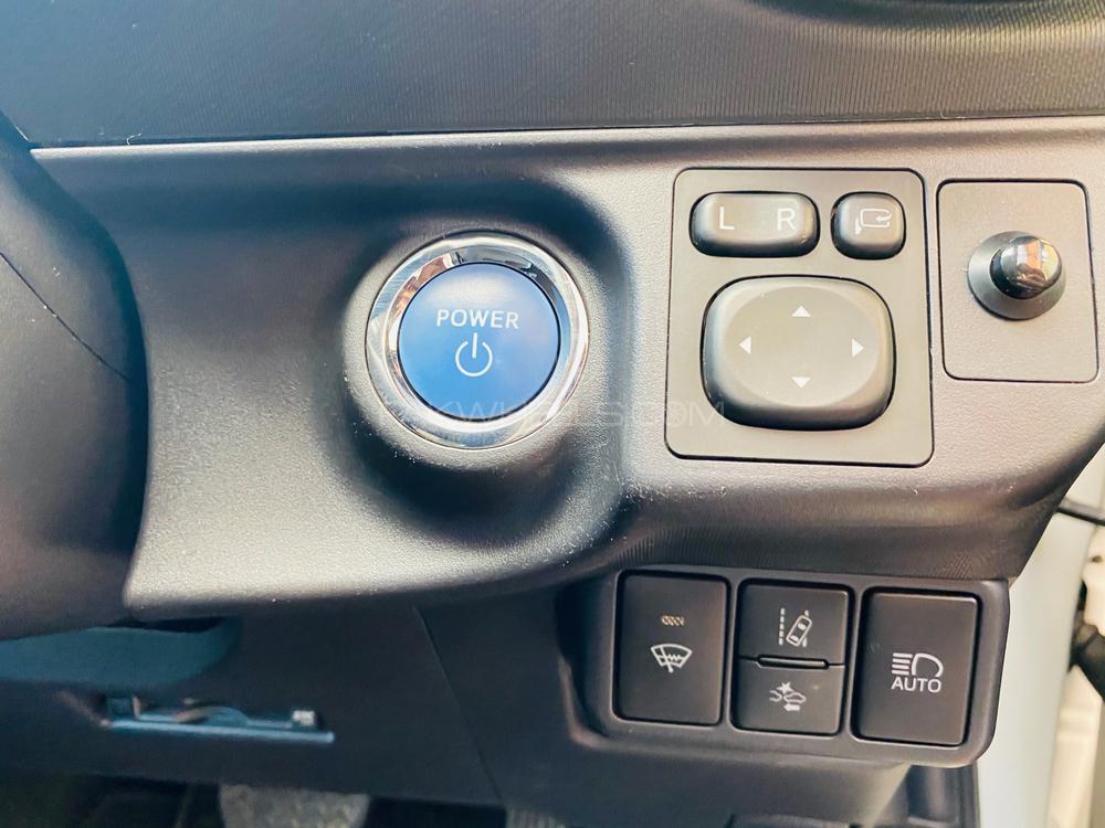 Toyota Aqua 2017 for Sale in Multan Toyota Aqua 2017 for Sale in Multan Image-12