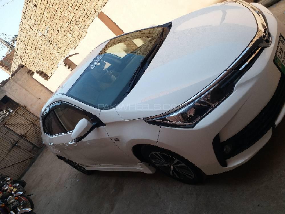 Toyota Corolla 2018 for Sale in Jhang Image-1