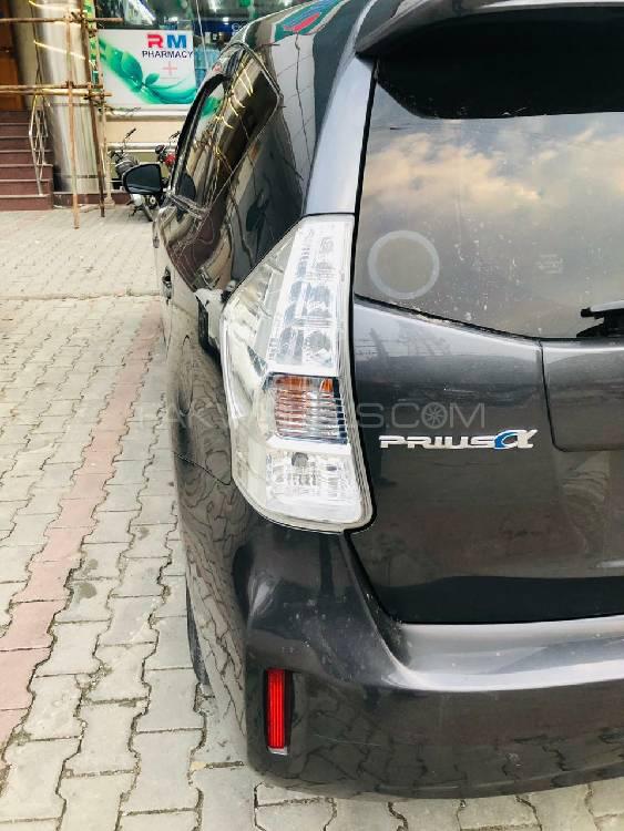Toyota Prius Alpha 2013 for Sale in Rawalpindi Image-1