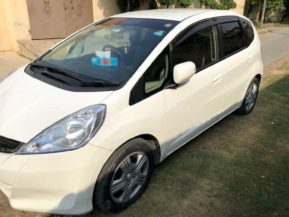 Honda Fit 2012 for Sale in Lahore Honda Fit 2012 for Sale in Lahore Image-9