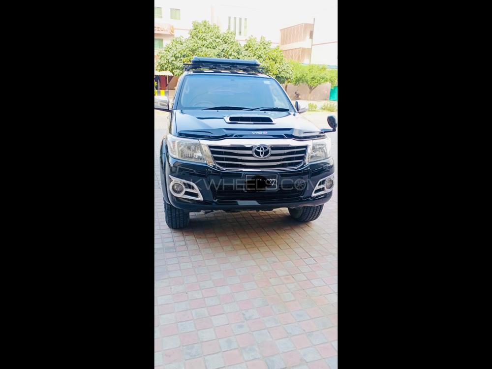 Toyota Hilux 2012 for Sale in Faisalabad Image-1