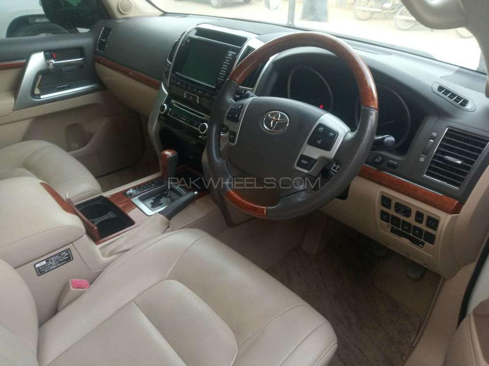 Toyota Land Cruiser 2012 for Sale in Karachi Toyota Land Cruiser 2012 for Sale in Karachi Image-4