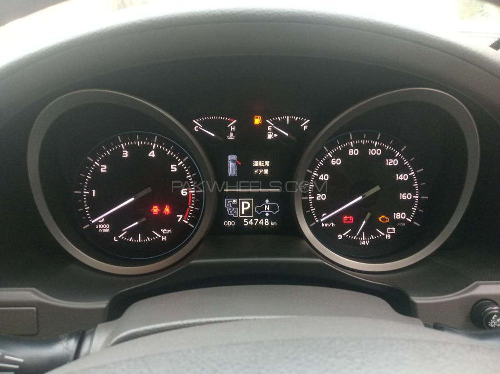 Toyota Land Cruiser 2012 for Sale in Karachi Toyota Land Cruiser 2012 for Sale in Karachi Image-5